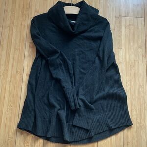 Women's Black turtleneck Sweater